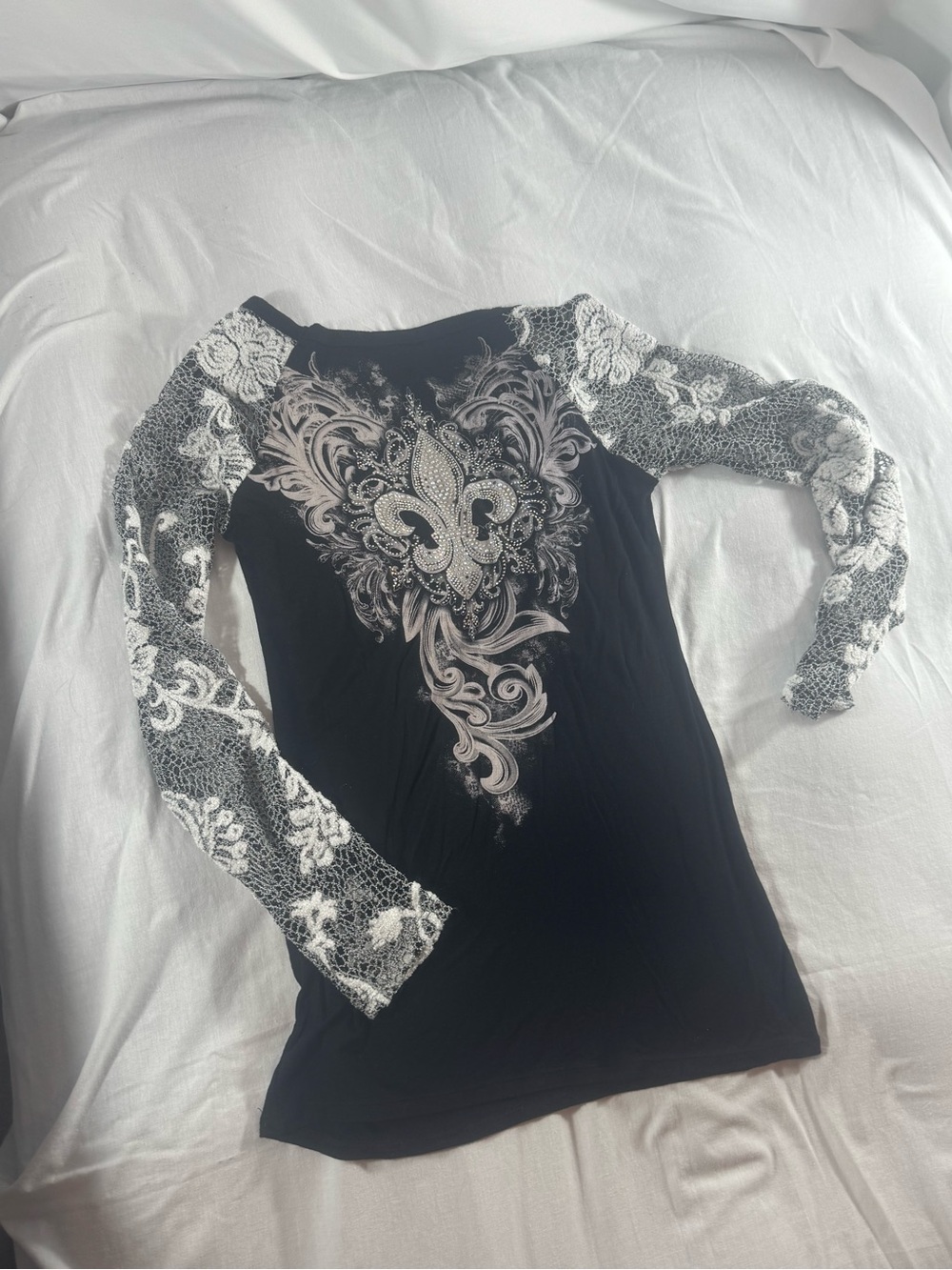 Vocal Y2K Black Long-Sleeve Shirt Fleur-de-Lis White Lace Sleeves Large Goth - Picture 7 of 7